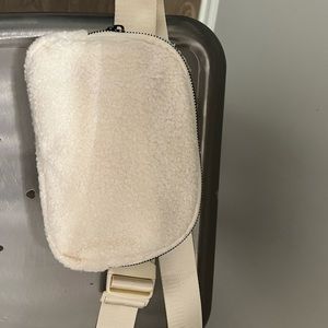 Fleece belt bag
